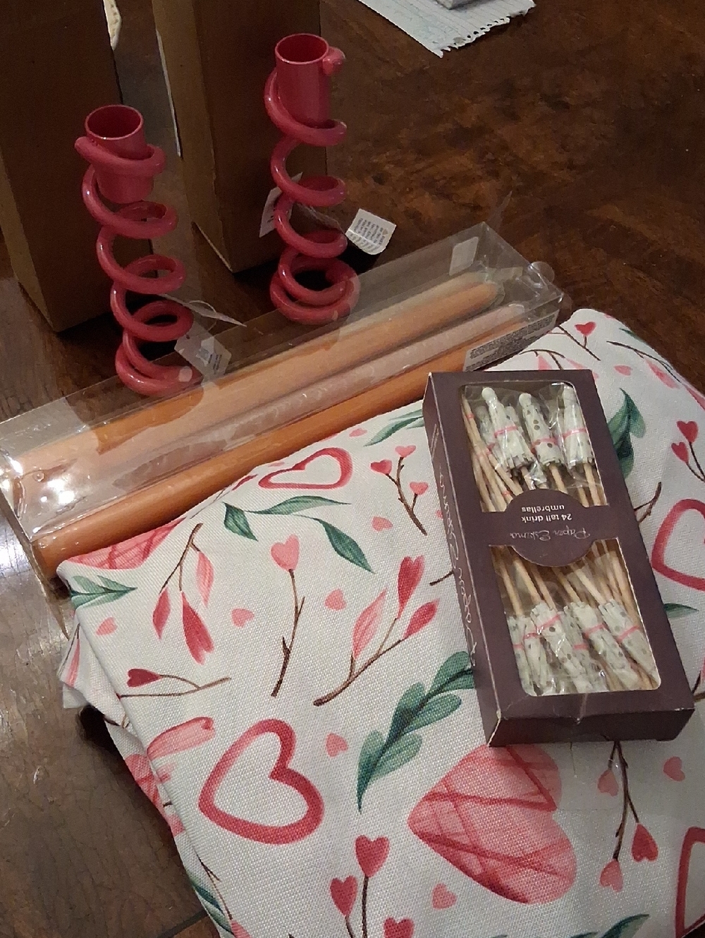 Urban Outfitters Picnic Set Floral Heart Print Tablecloth - Pink & Green Hearts